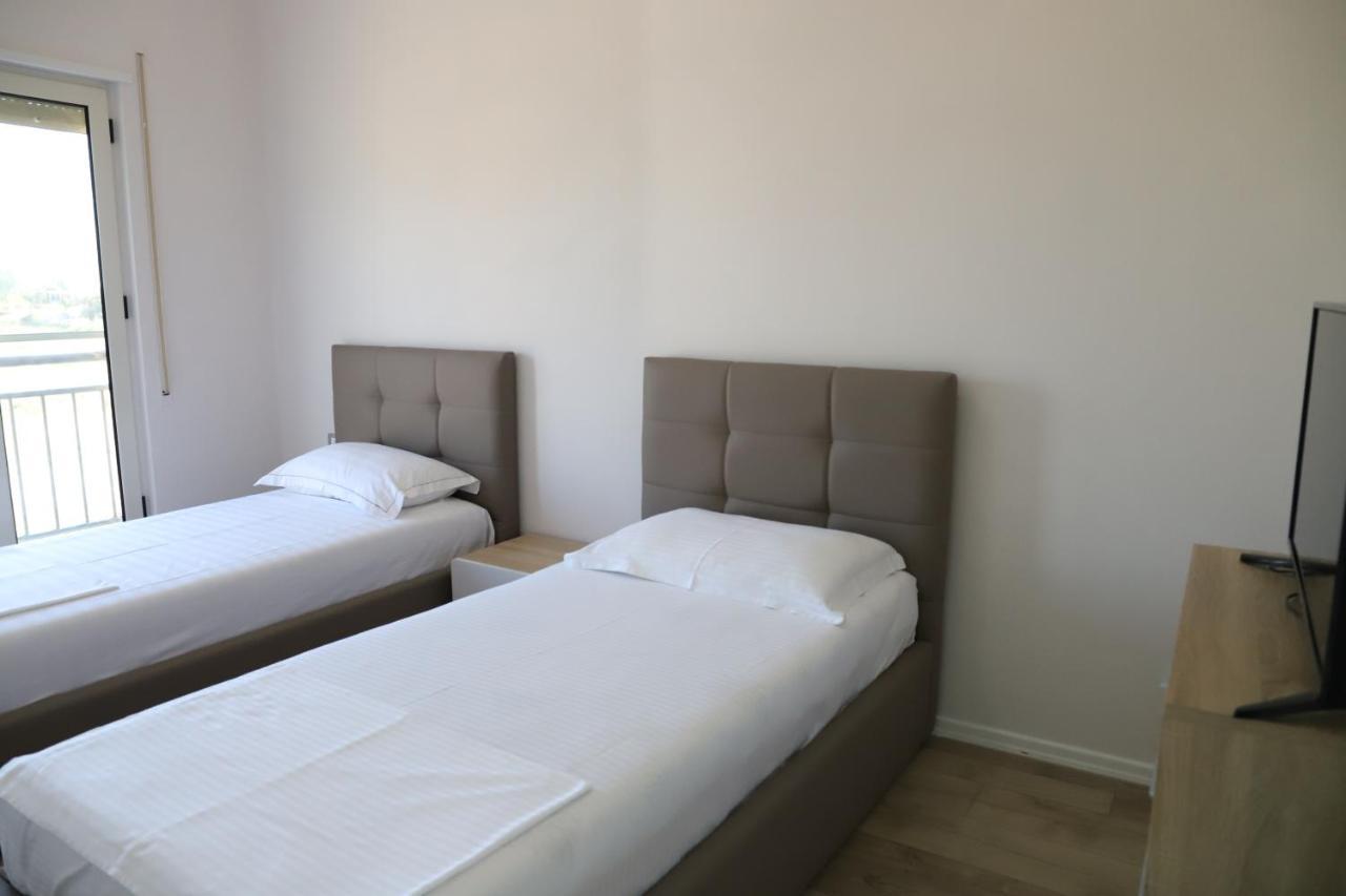 Tea Residence, Gjiri I Lalzit Apartments Durrës Exteriör bild
