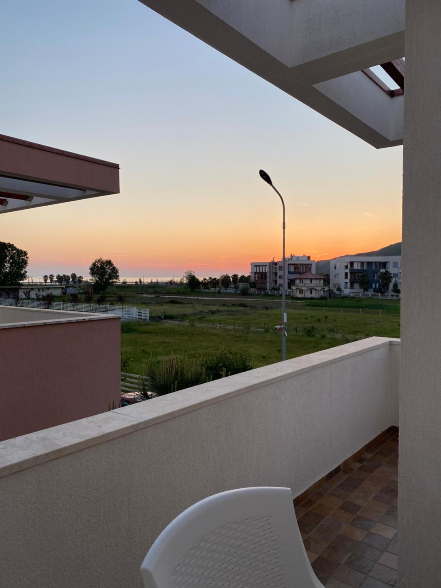 Tea Residence, Gjiri I Lalzit Apartments Durrës Exteriör bild