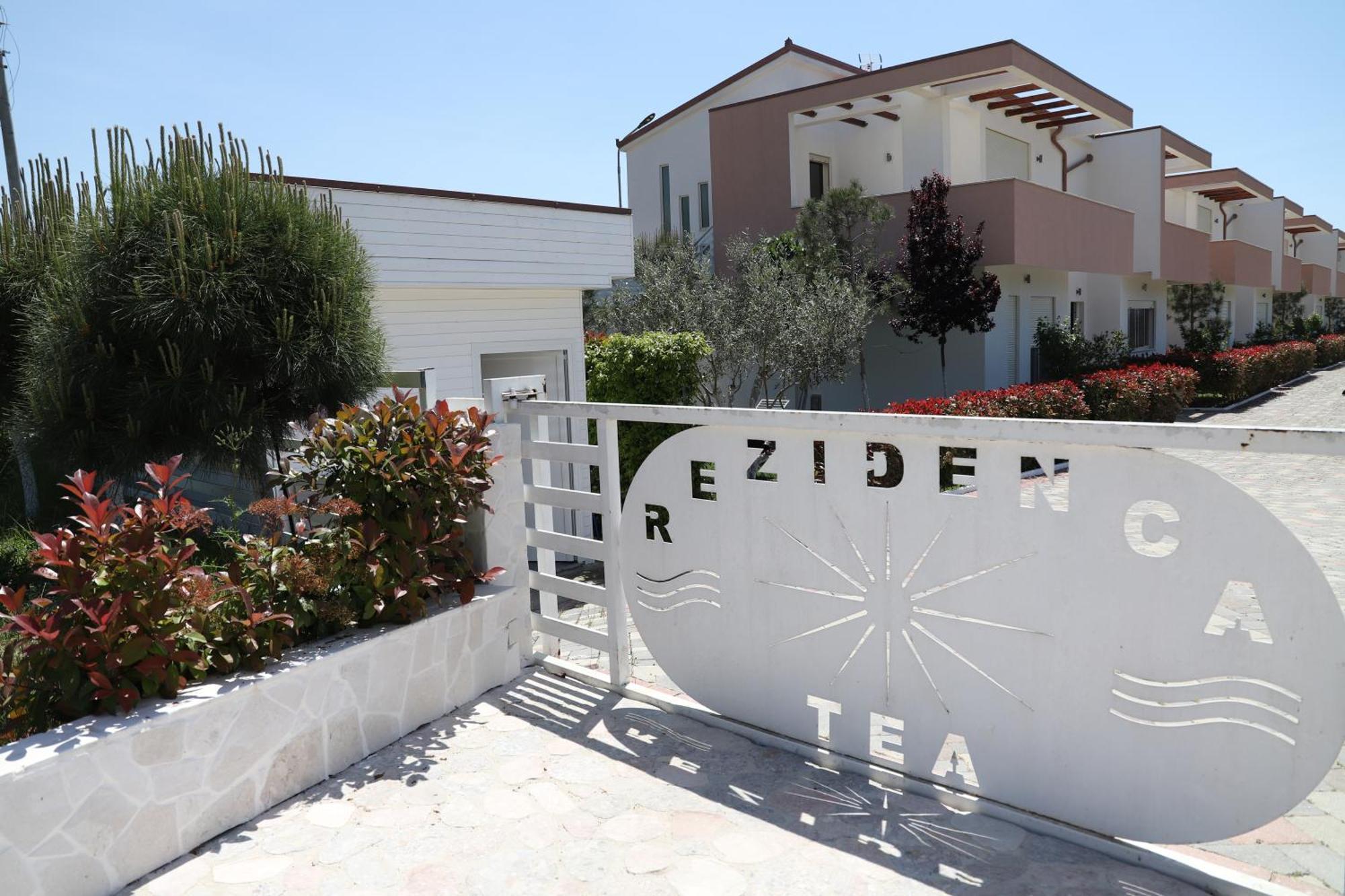 Tea Residence, Gjiri I Lalzit Apartments Durrës Exteriör bild