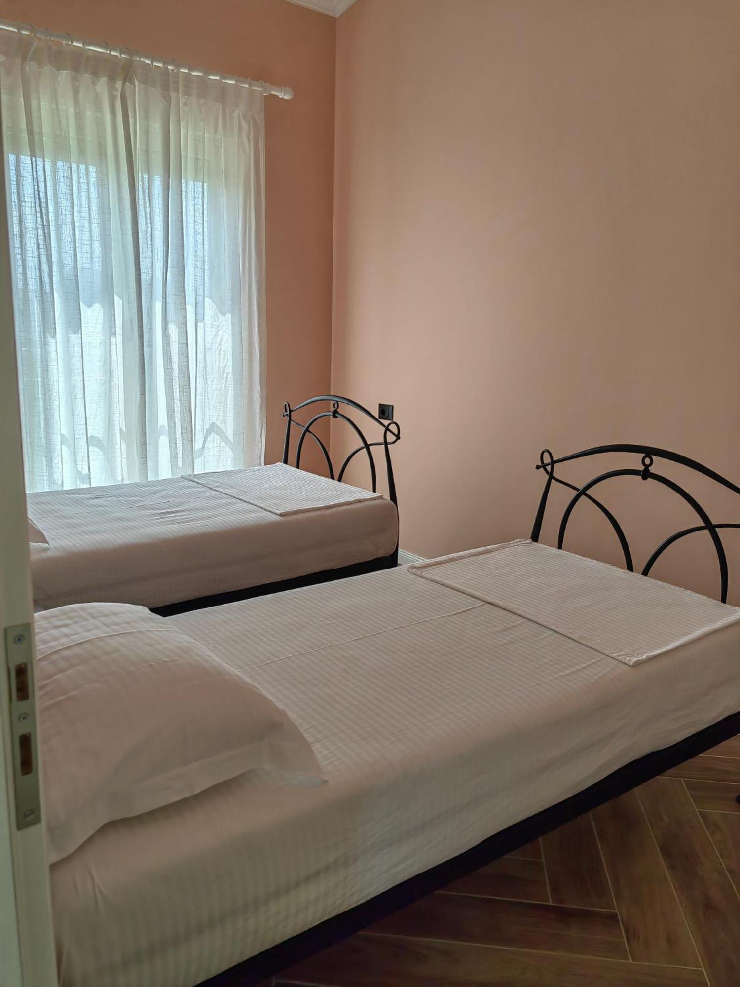 Tea Residence, Gjiri I Lalzit Apartments Durrës Exteriör bild