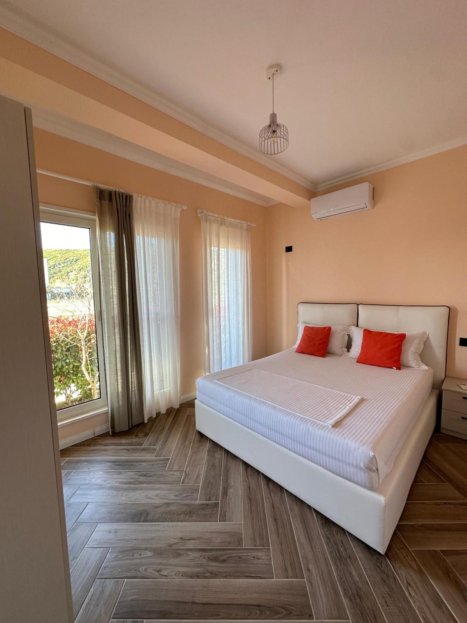 Tea Residence, Gjiri I Lalzit Apartments Durrës Exteriör bild