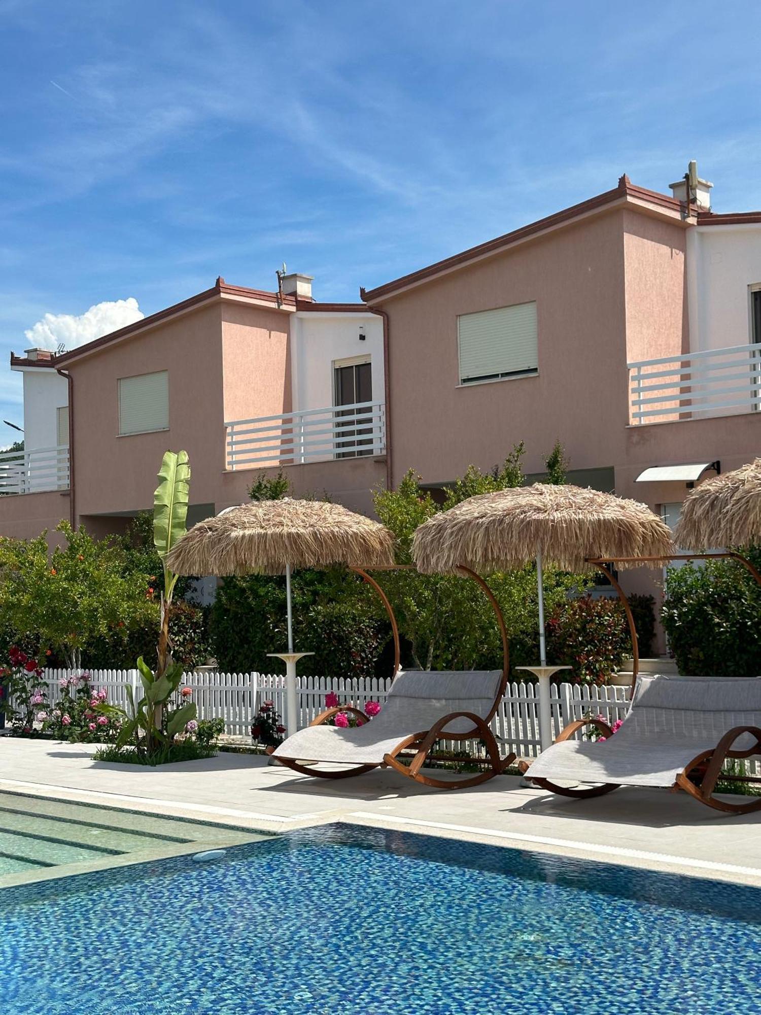 Tea Residence, Gjiri I Lalzit Apartments Durrës Exteriör bild