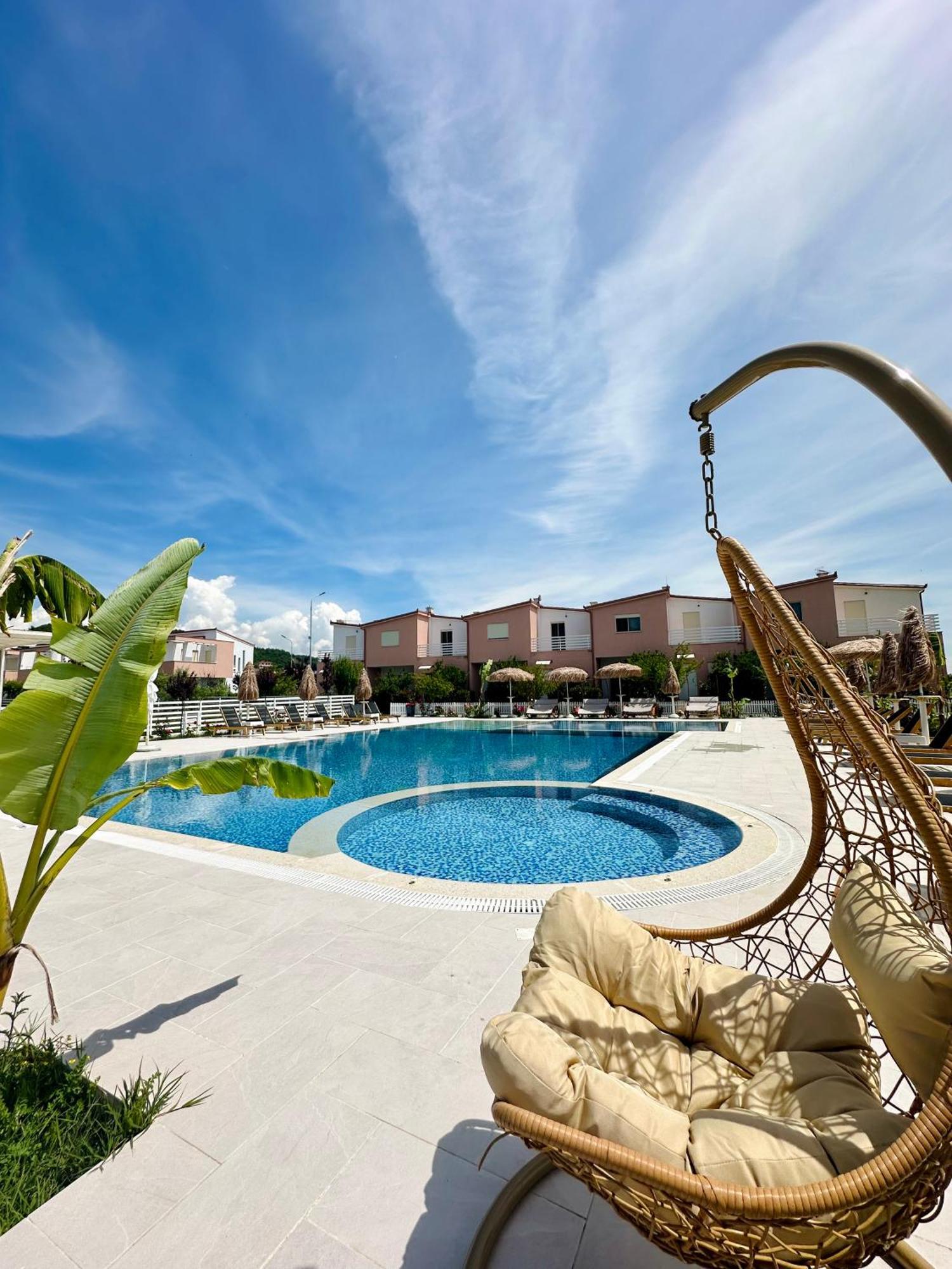 Tea Residence, Gjiri I Lalzit Apartments Durrës Exteriör bild